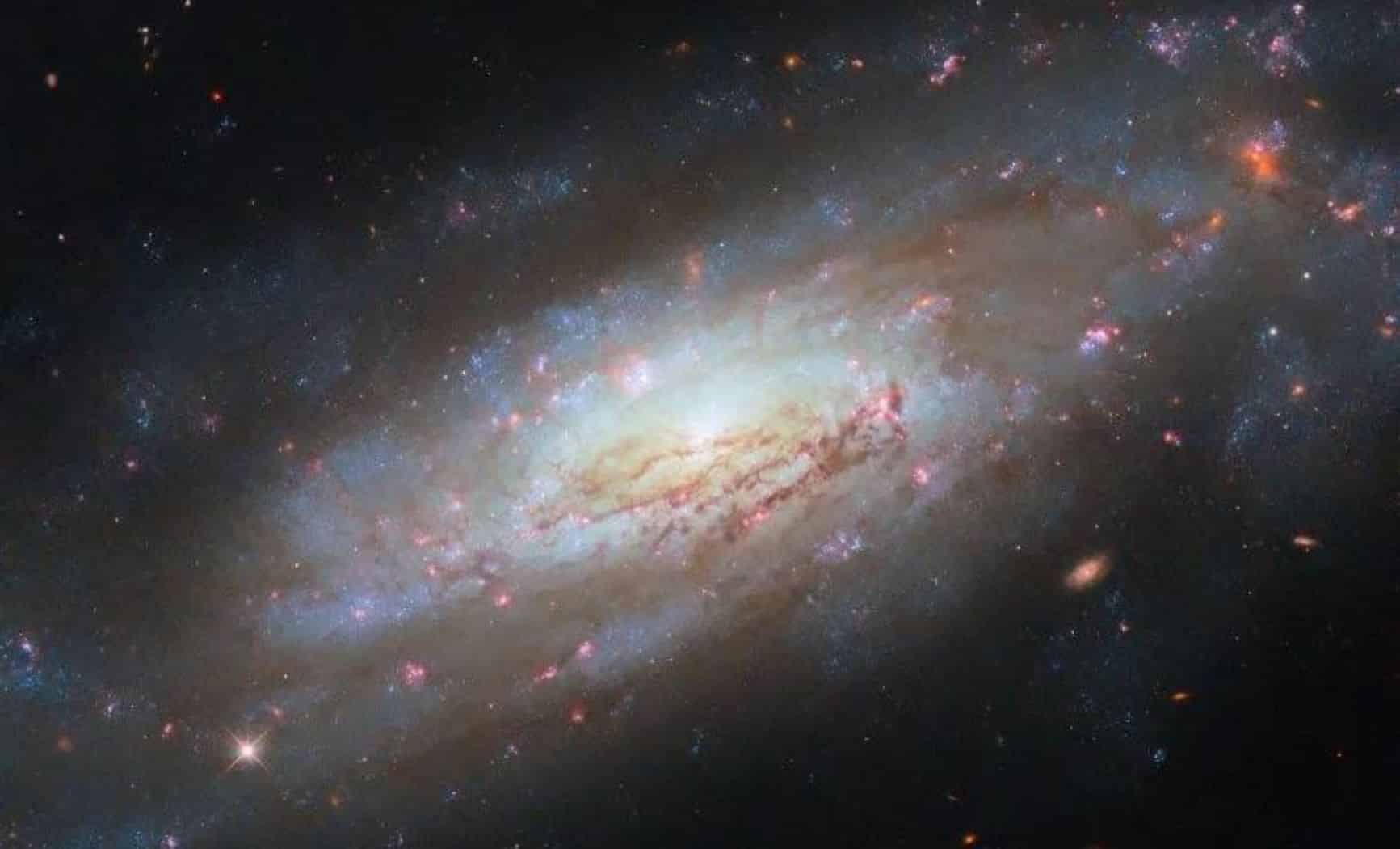 Hubble Captures Stunning Details Of Dynamic Spiral Galaxy Ngc 4951